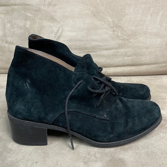White Mountain Shoes - White Mountain size 7